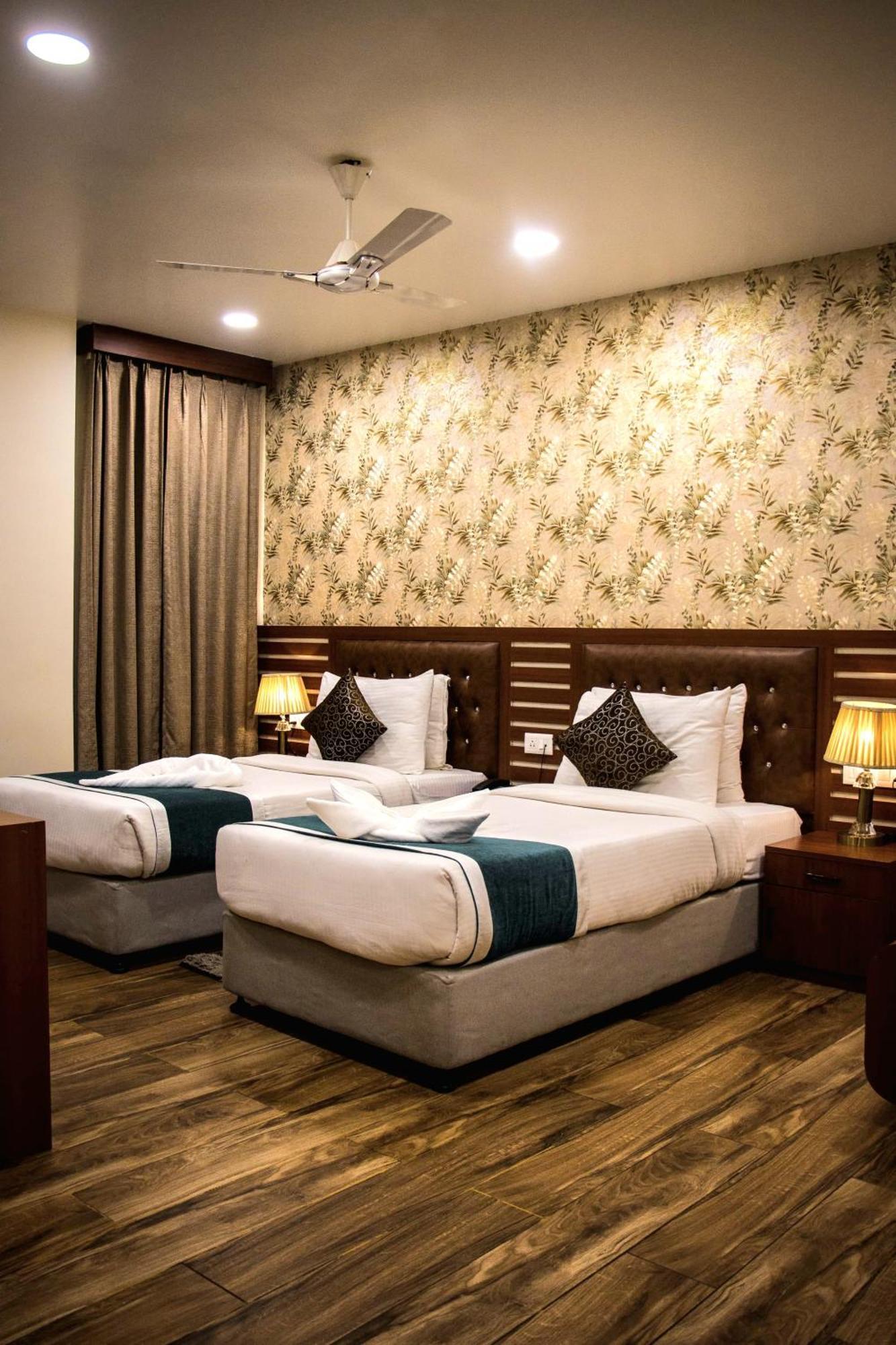 Hotel Sidh Vedantha Патна Экстерьер фото